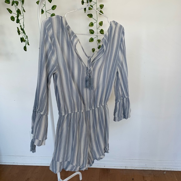 blue and white romper! - Picture 2 of 3